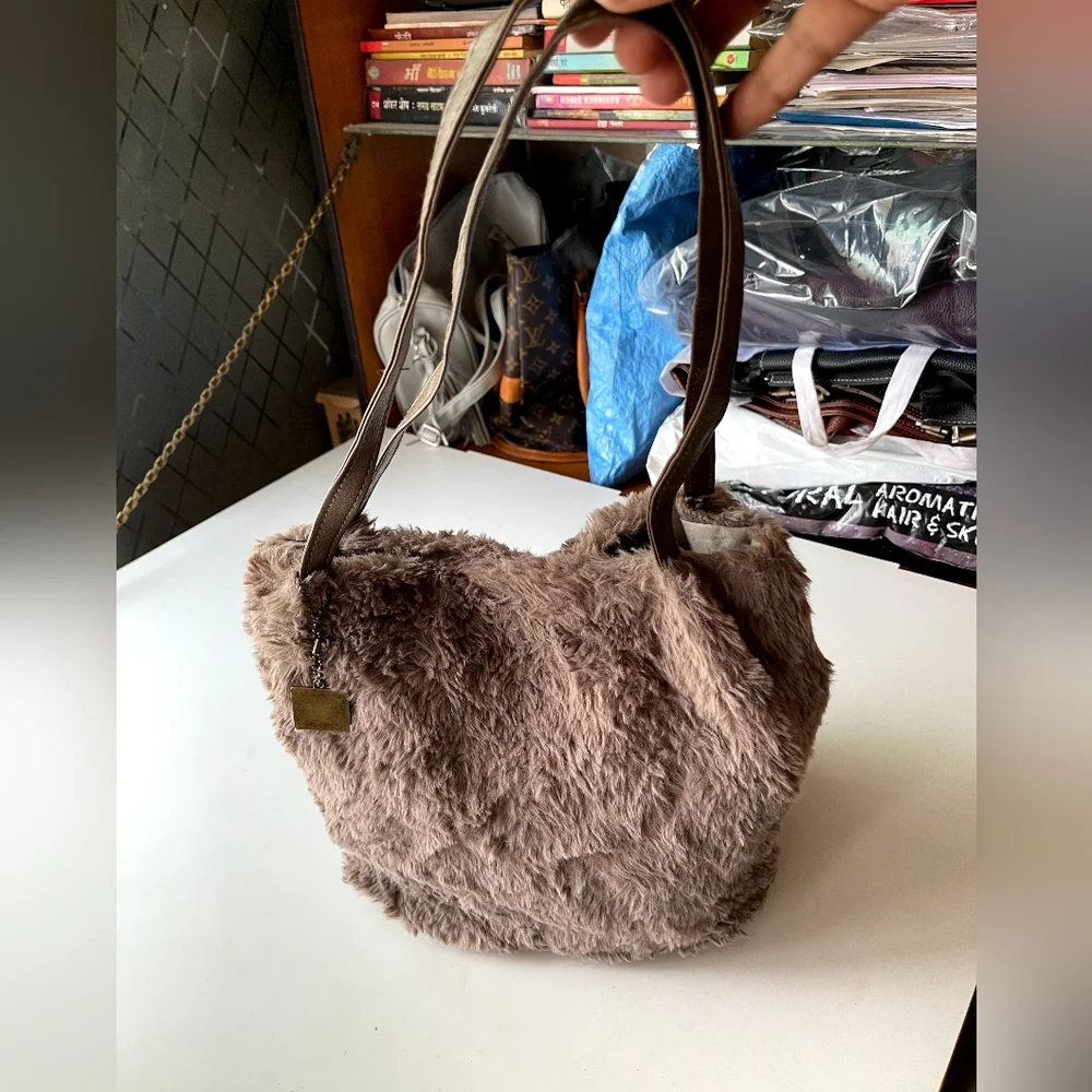 L A bagagerie imported fur bag - Picture 3 of 11